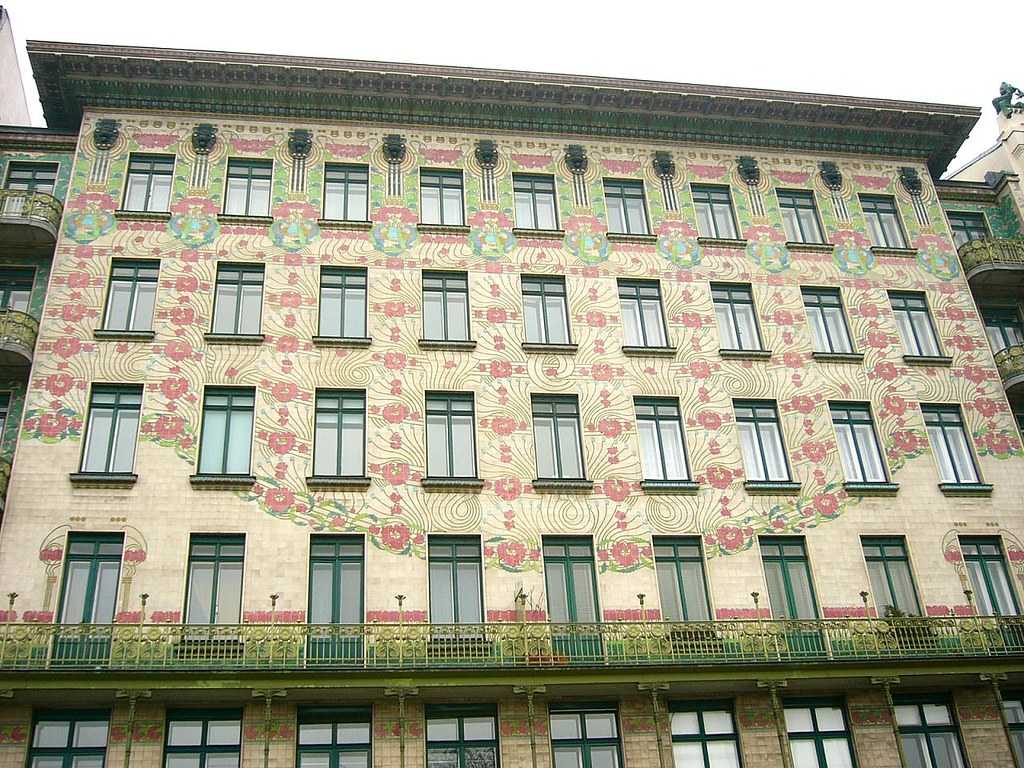Otto wagner’s majolikahaus