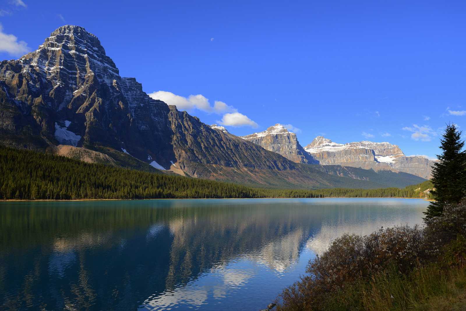 The rocky mountains the usa. Горы роки Маунтин в США. Канадские скалистые горы: Альберта, Британская Колумбия. Скалистые горы Америка. Горы Рокис Канада.