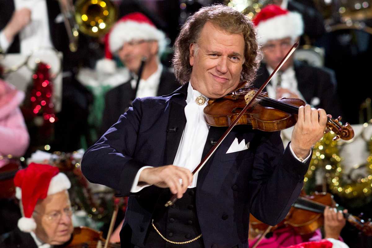 Вальс в исполнении оркестра андре рье. Андре рьё. André Rieu (Андре рьё). Андре рьё в молодости.