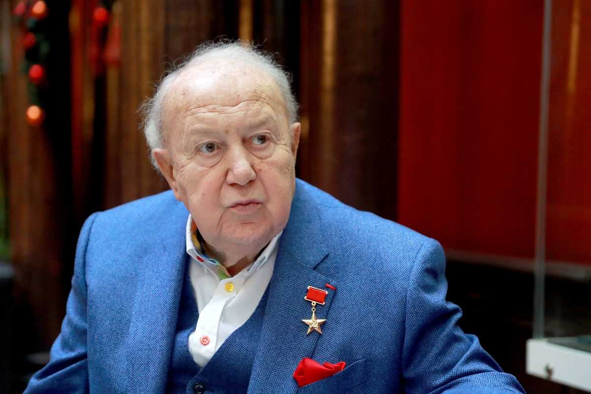 Найти сведения о человеке по фамилии из архива бесплатно