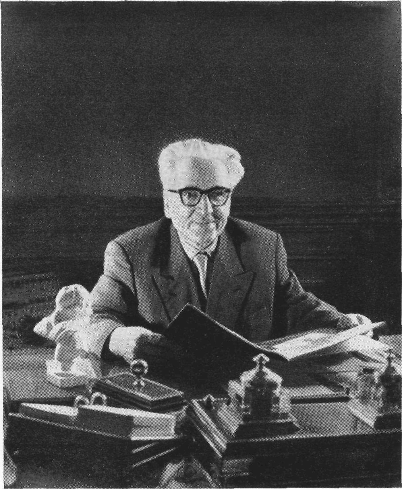 Плетнёва с.а. михаил илларионович артамонов (к 100-летию со дня рождения)
