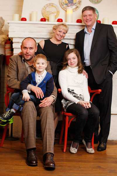 Аверин максим викторович женился фото с женой и ребенком